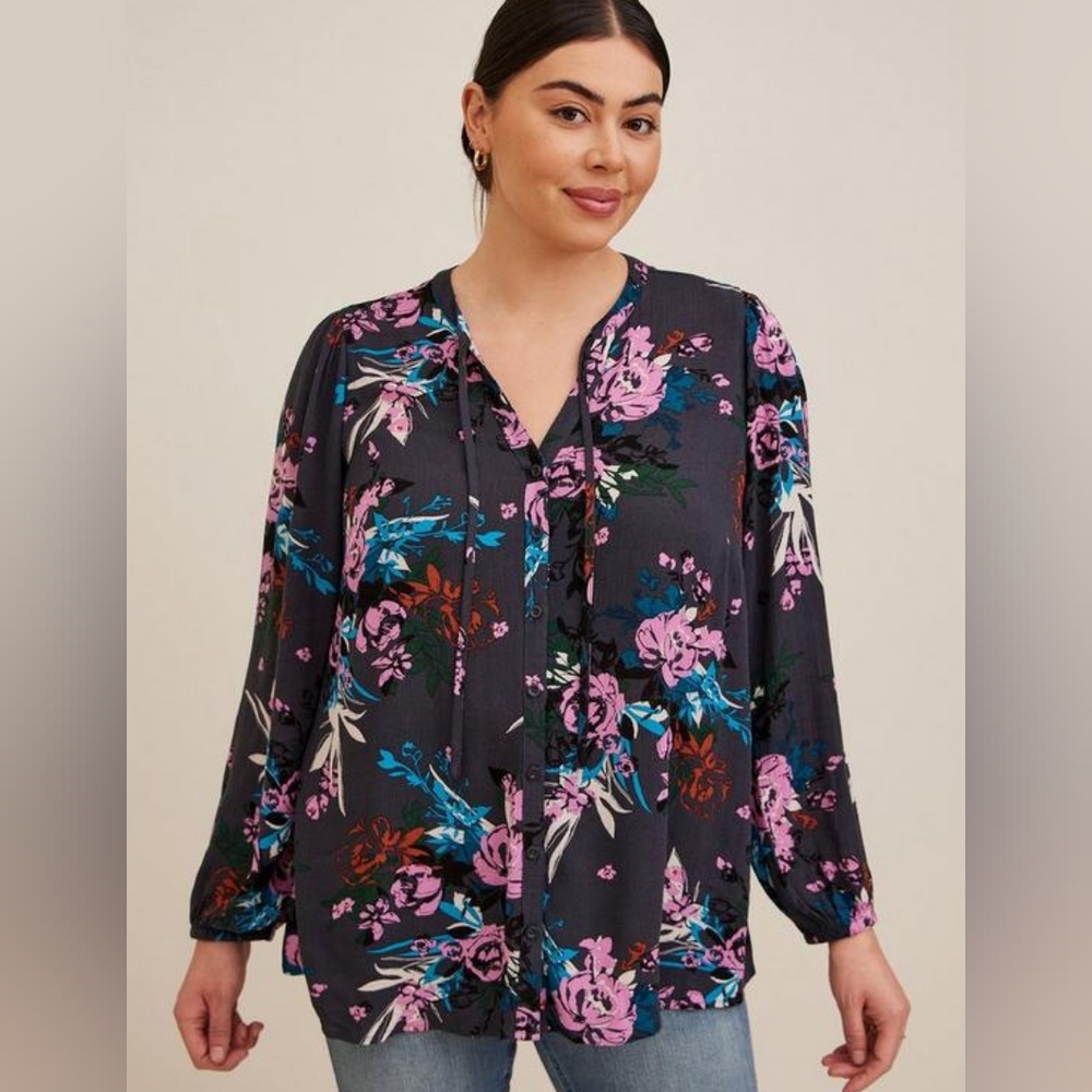 Torrid Crinkle Gauze Button-Front Peasant Top,, Charcoal Floral, Size 4x